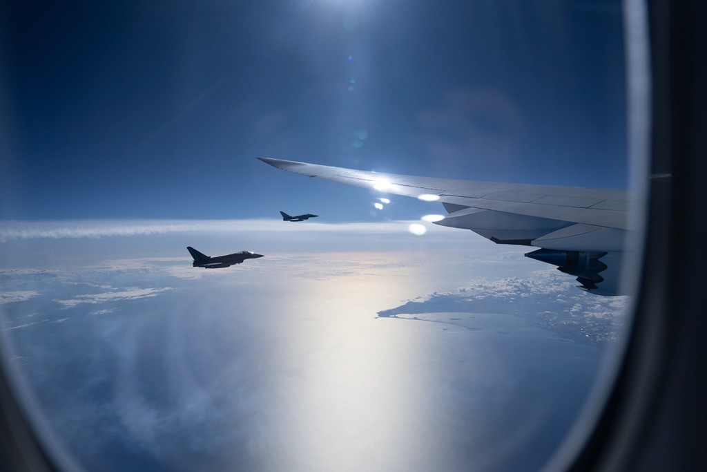 جلالة السلطان وصول إسبانيا (2).jpg