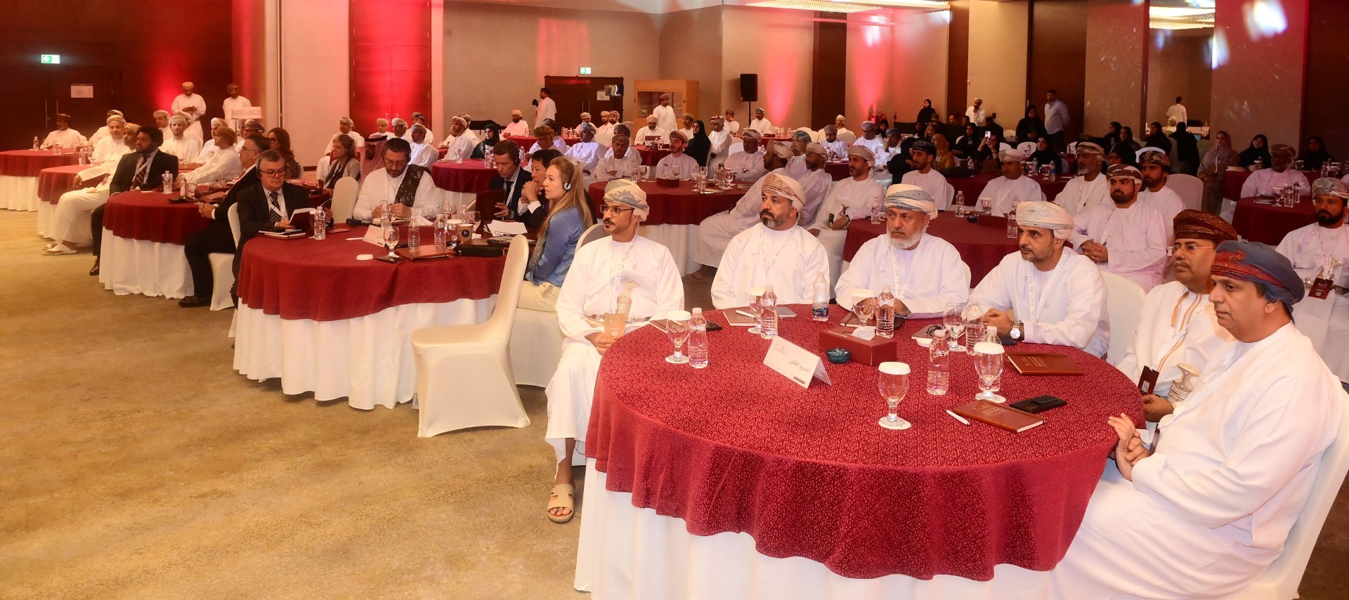 حضور المنتدى.jpeg