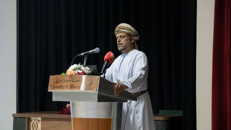 المكرم الدكتور عيسى بن سليمان العامري.jpeg