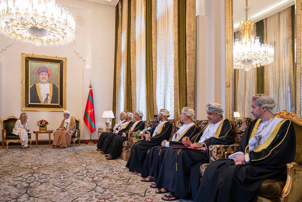 جلالة السلطان خلال القمة الخليجية بالبحرين (14).jpg