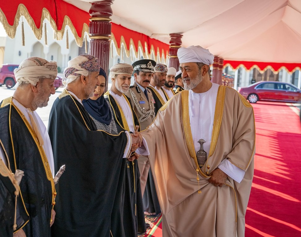 جلالة السلطان مغادرة الى القمة الخليجية بالبحرين (12).jpg