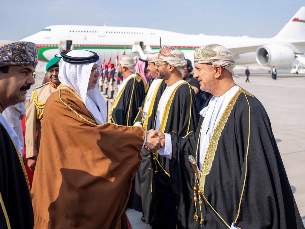 جلالة السلطان وصول البحرين (14).JPG