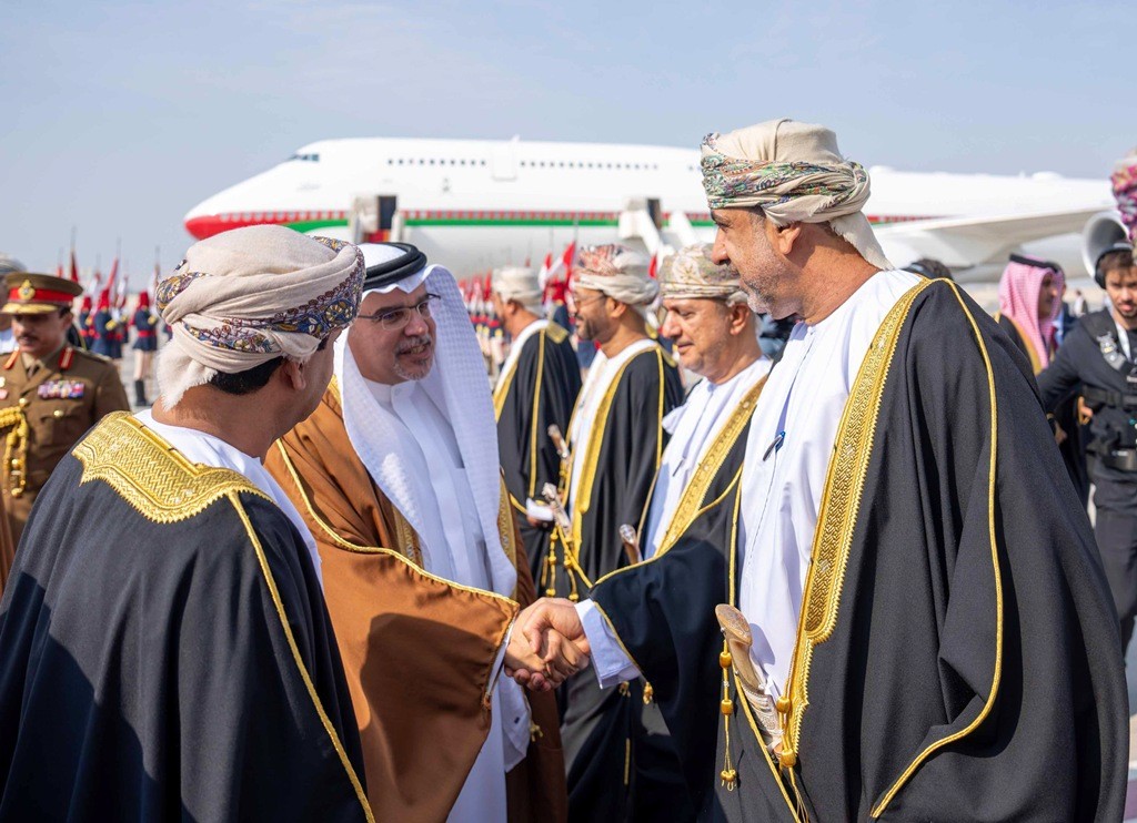 جلالة السلطان وصول البحرين (8).JPG