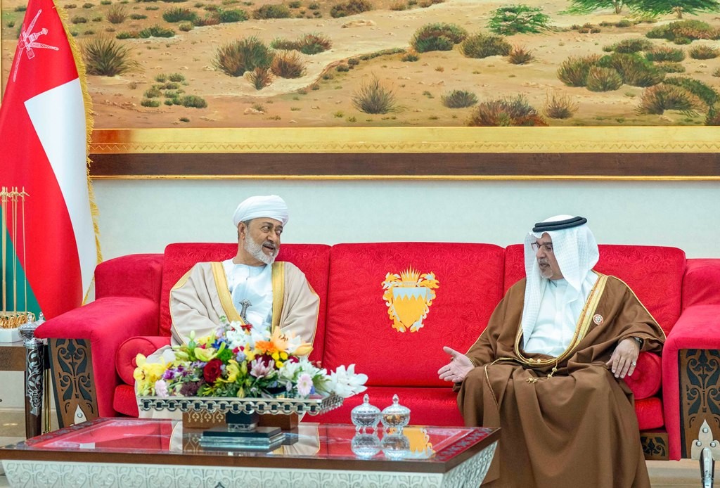 جلالة السلطان وصول البحرين (2).jpg