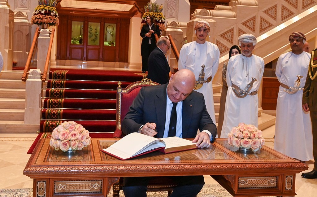 الرئيس الجمهورية اللبنانية يزور دار الاوبرا السلطانية2.jpg