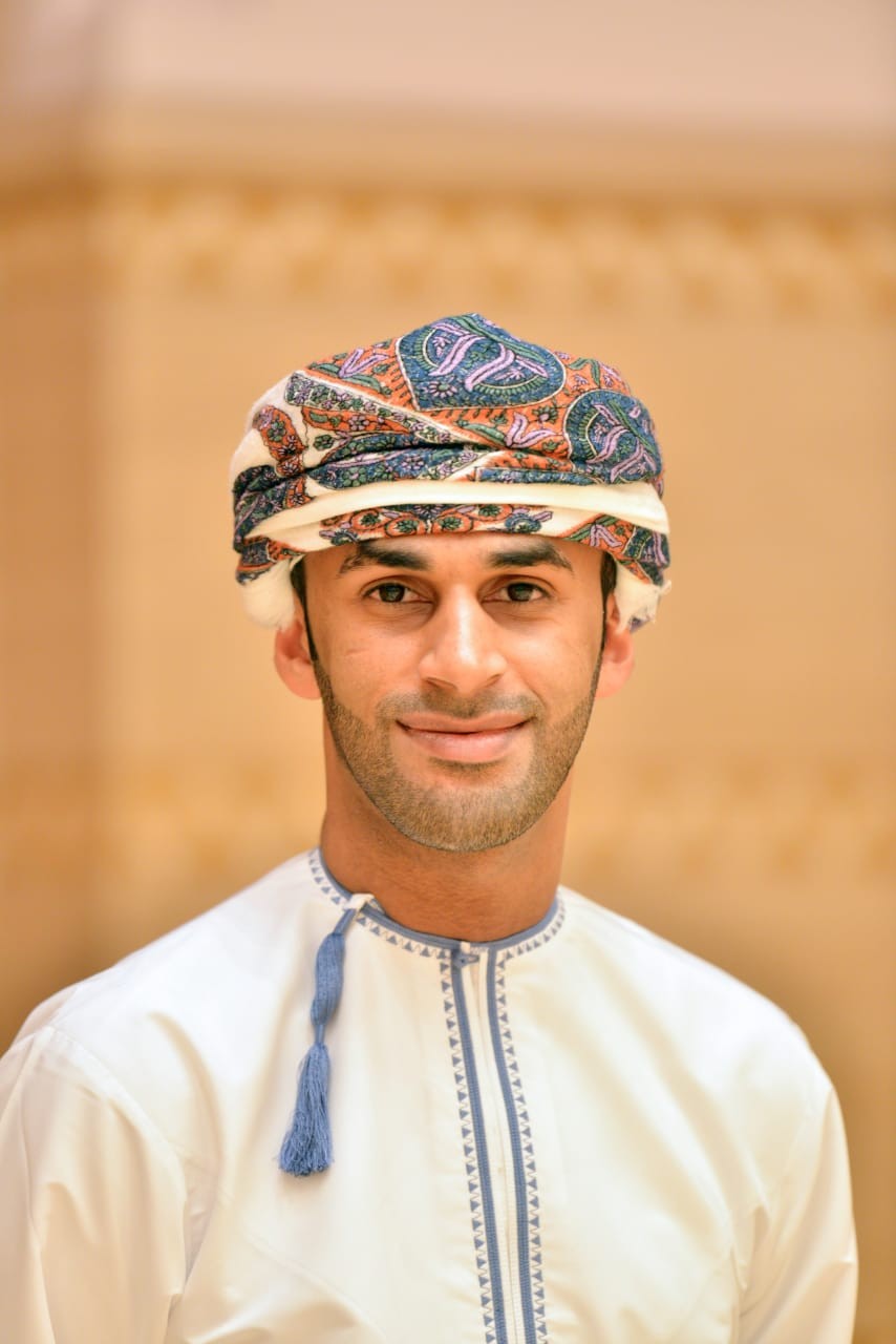 الباحث الاجتماعي مبارك بن خميس الحمداني.jpeg