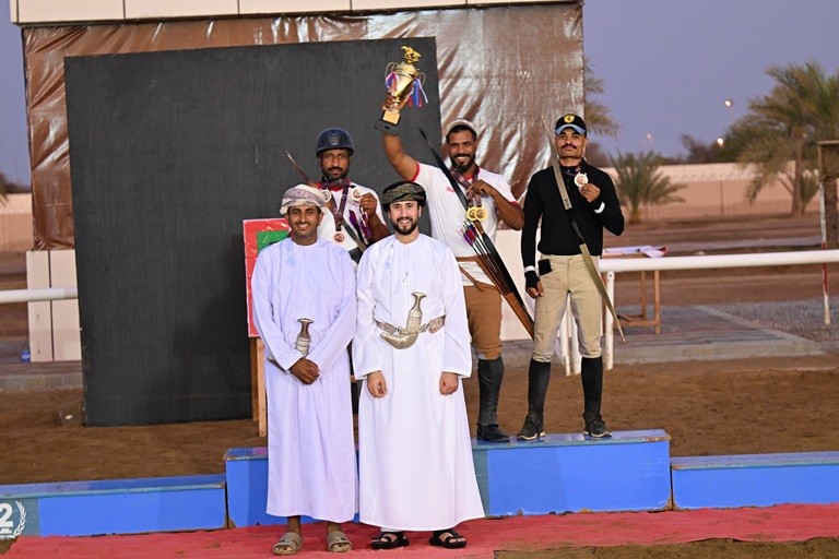 جانب من التتويج.jpg