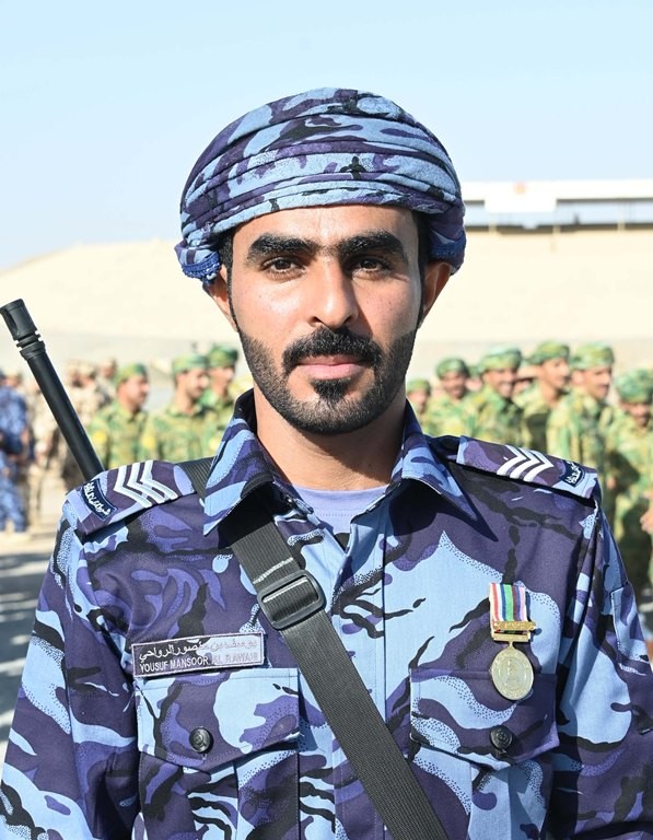 الرقيب يوسف بن منصور الرواحي من شرطة عُمان السلطانية.jpeg