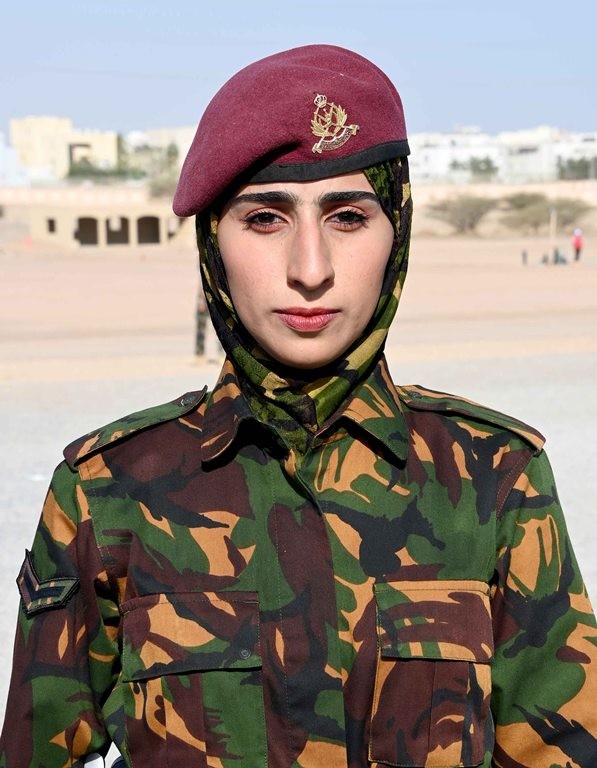 نائب العريف حنين بنت خالد القليعي من الحرس السلطاني العُماني.jpeg