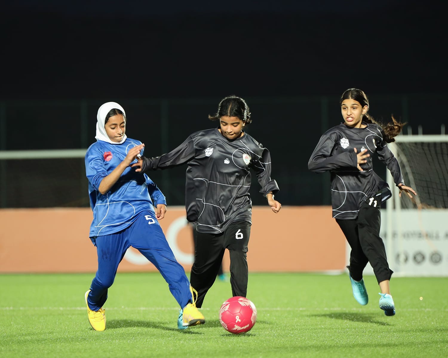 كرة القدم للفتيات (3).jpeg