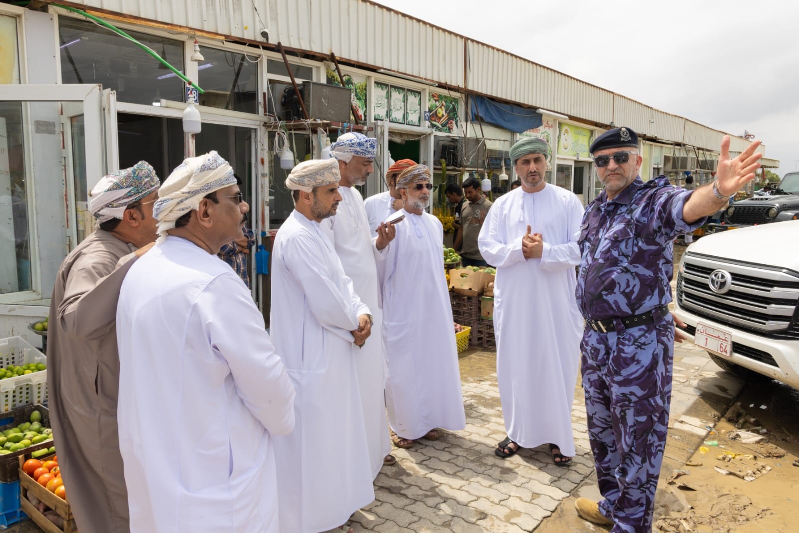 محافظ شمال الباطنة في لوى (5).jpeg