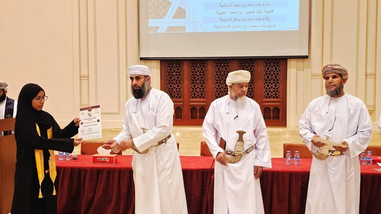 المدرسة الوقفية بنزوى (7).jpg