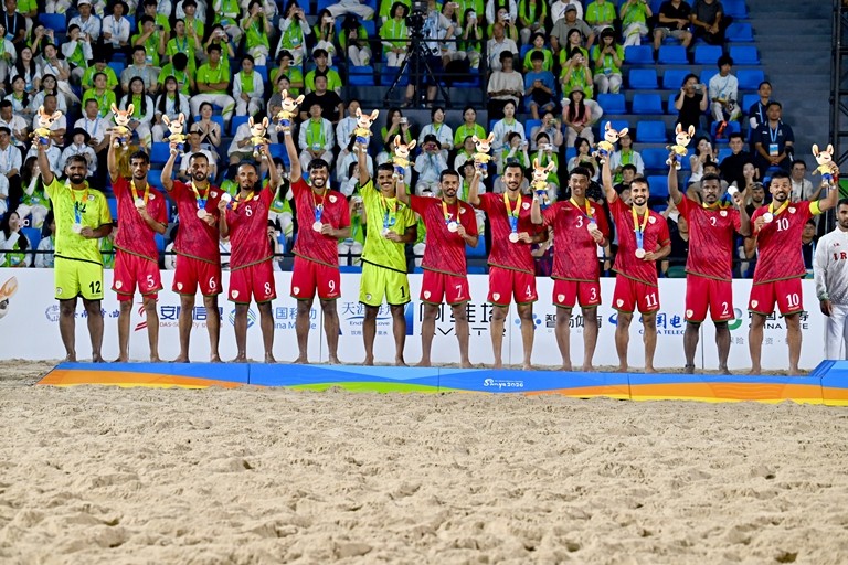 تتويج المنتخب الوطني لكرة القدم الشاطئية بالمركز الثاني في دورة الألعاب الآسيوية الشاطئية 2026 (1).jpeg