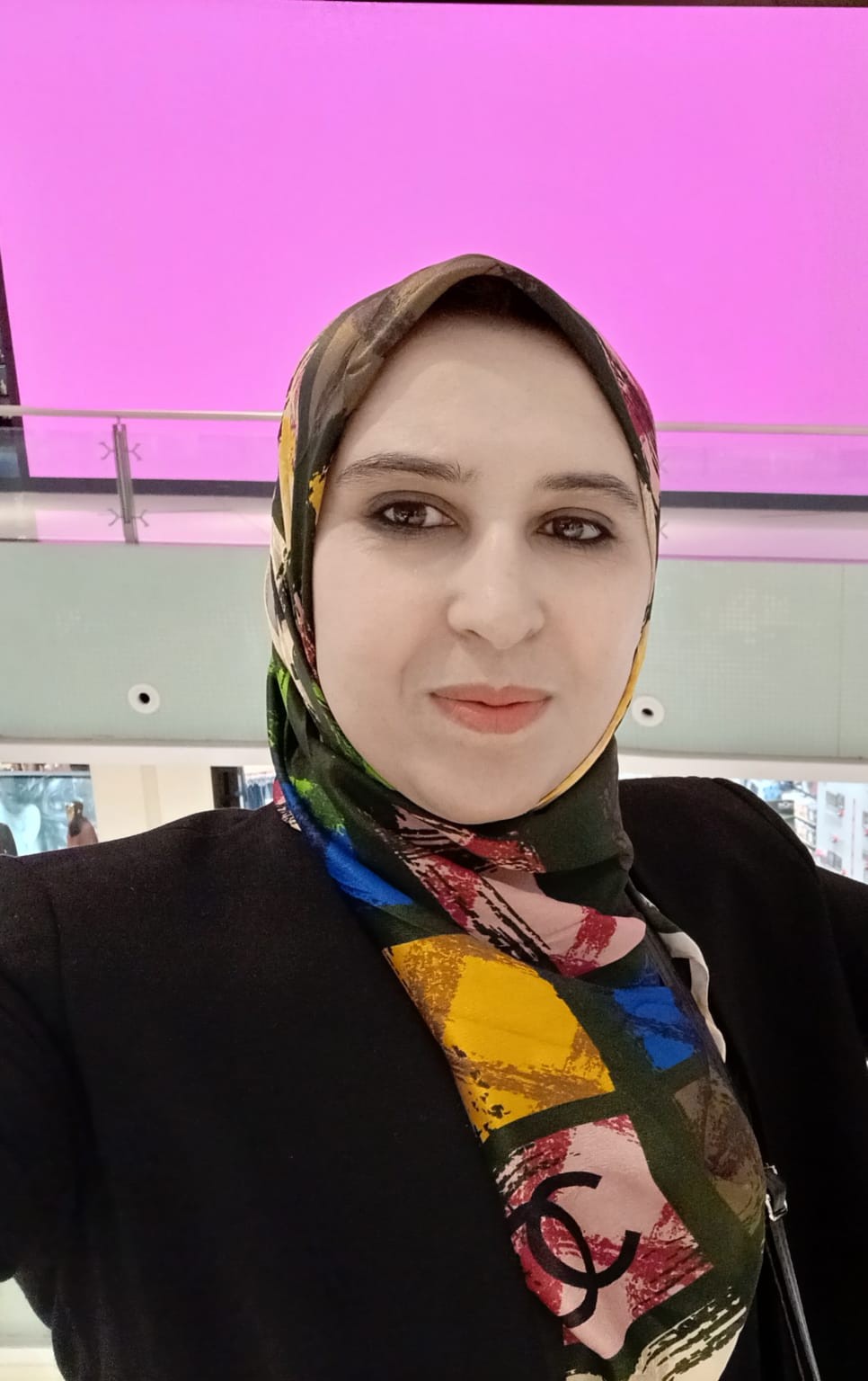 الأستاذة - لبنى ياسين.jpg