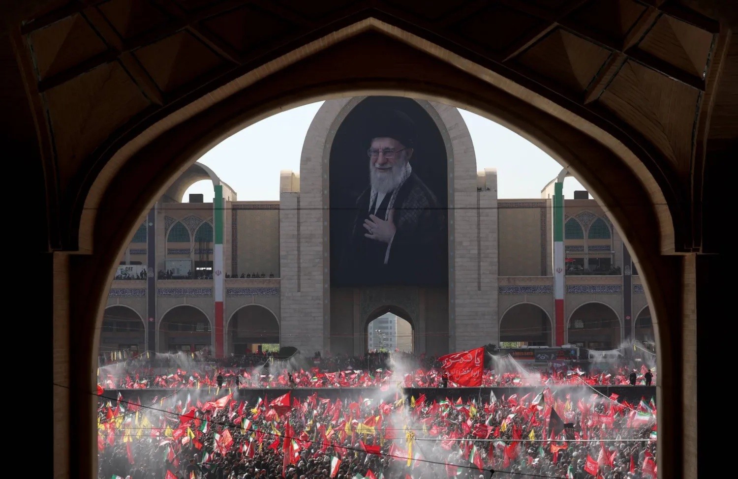 جنازة خامنئي (1).jpg