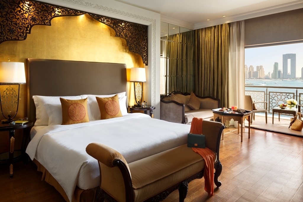 Jumeirah Zabeel Saray - Rooms - Club King.jpg