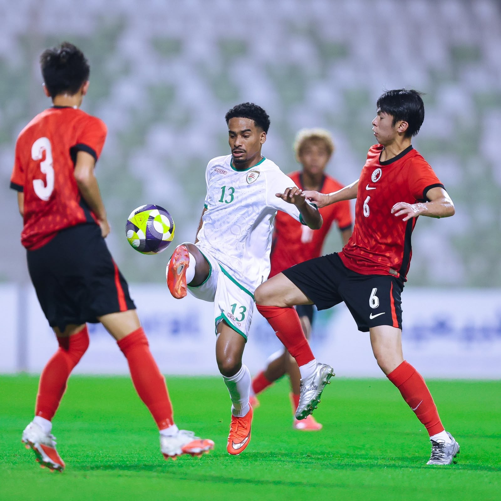 الأحمر الشاب (2).jpeg