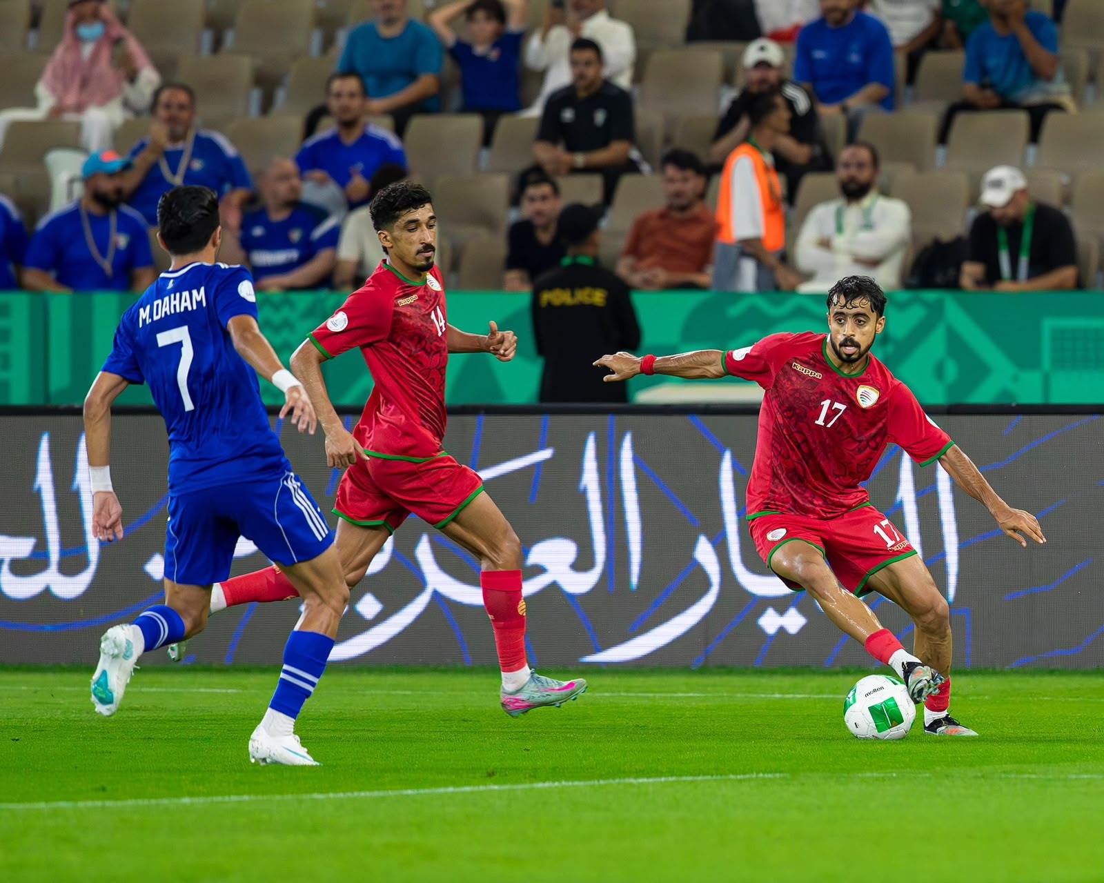 الاحمر  (4).jpeg