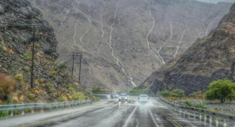 تنبيه بأمطار رعدية مصحوبة برياح نشطة على جبال الحجر