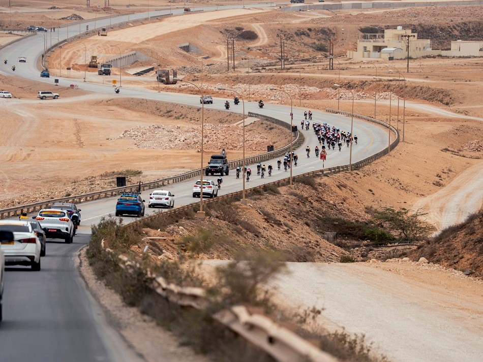 سباق المرحلة الأولى طواف صلالة (1).jpg