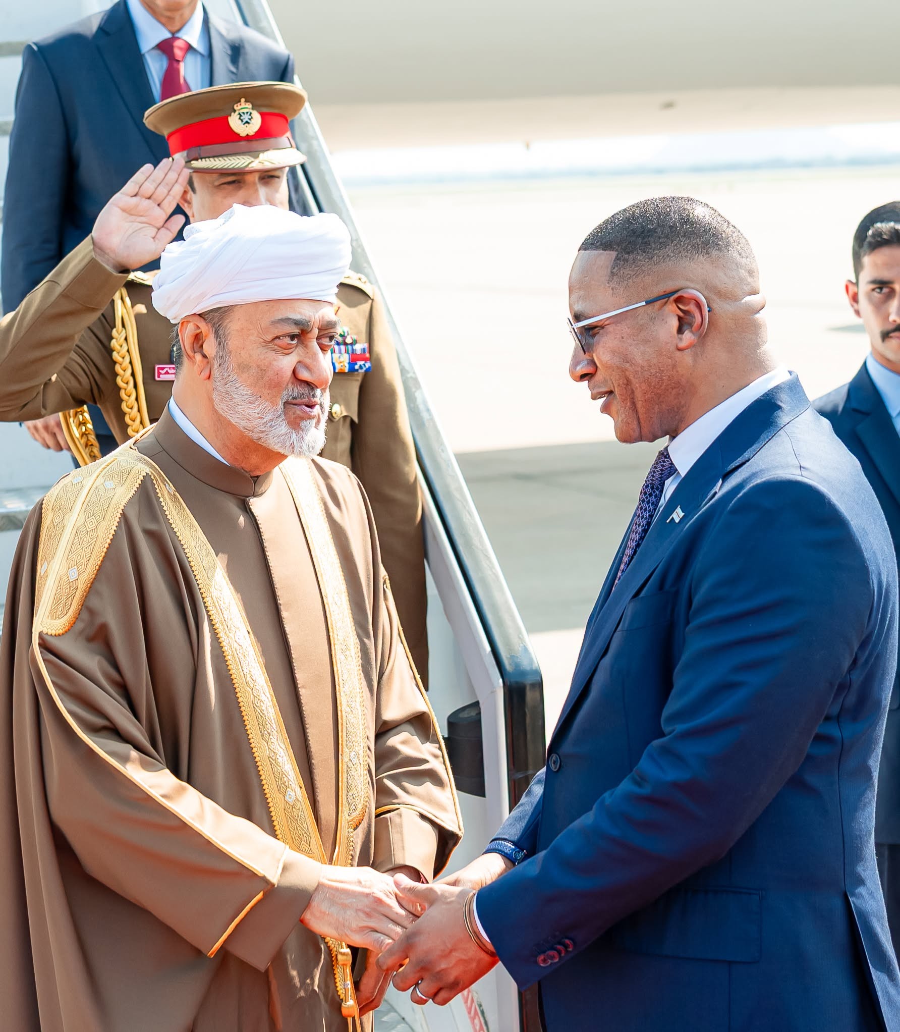 جلالة السلطان يبحث مع الرئيس البوتسواني استكشاف فرص جديدة للتعاون