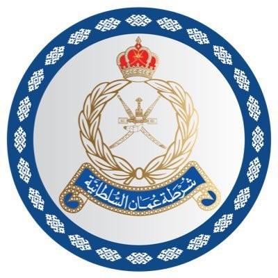 ضبط 6 يمنيين وقارب محمّل بمشتقات تبغ ممنوعة في ظفار