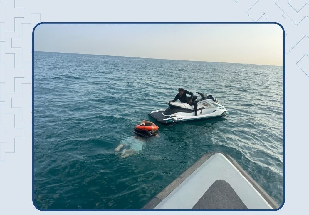 إنقاذ مواطن سقط من دراجة مائية بشاطئ العذيبة