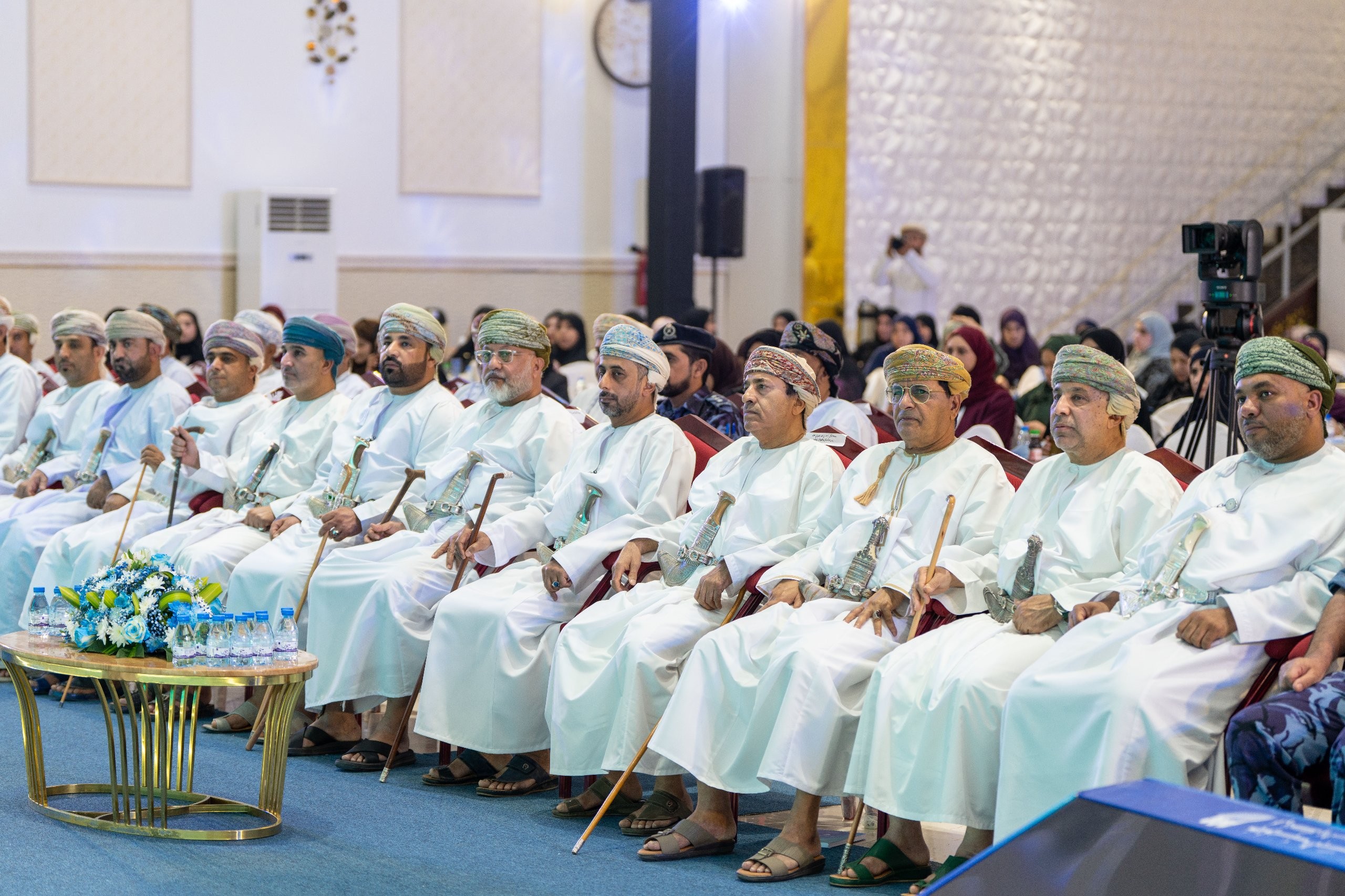 الحضور.jpg
