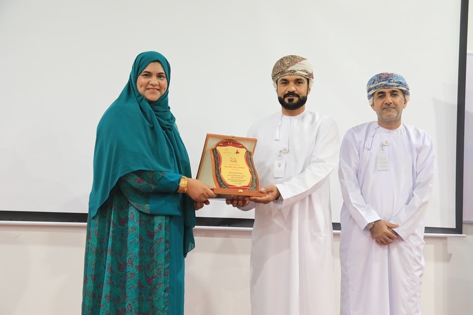 "التنمية الاجتماعية" بشمال الباطنة تناقش تمكين المرأة القيادية وتعزيز تأثيرها في صنع القرار