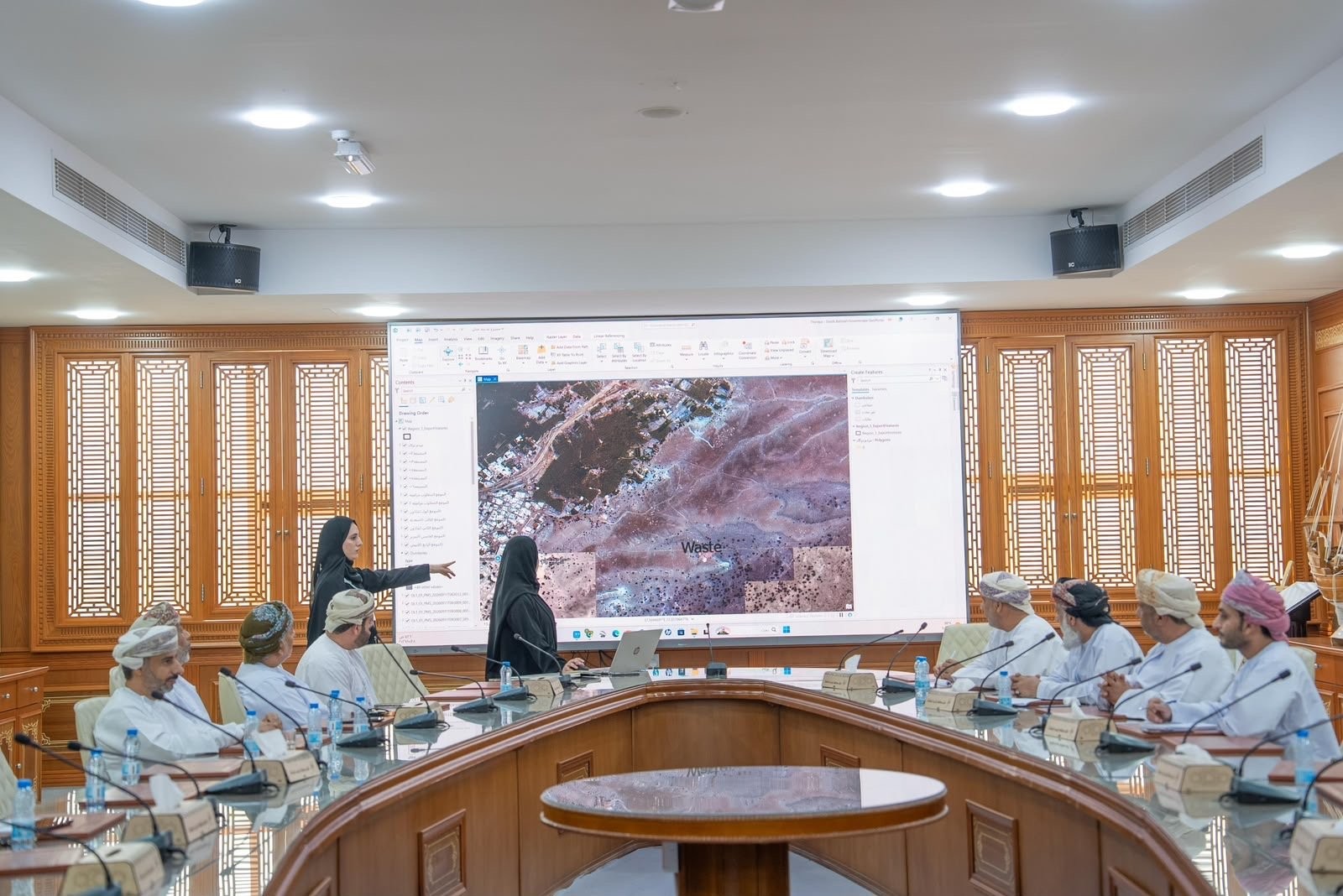 جنوب الباطنة تطوّر منظومة رصد النفايات العشوائية