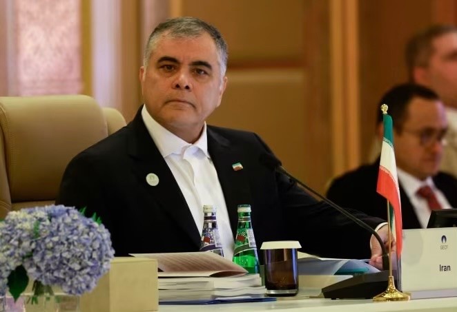 استقالة وزير النفط الإيراني وطهران تكشف الأسباب